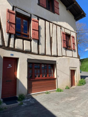 Chez Stella 1 pièce canapé lit deux personnes, Cuisine, SDB séparée